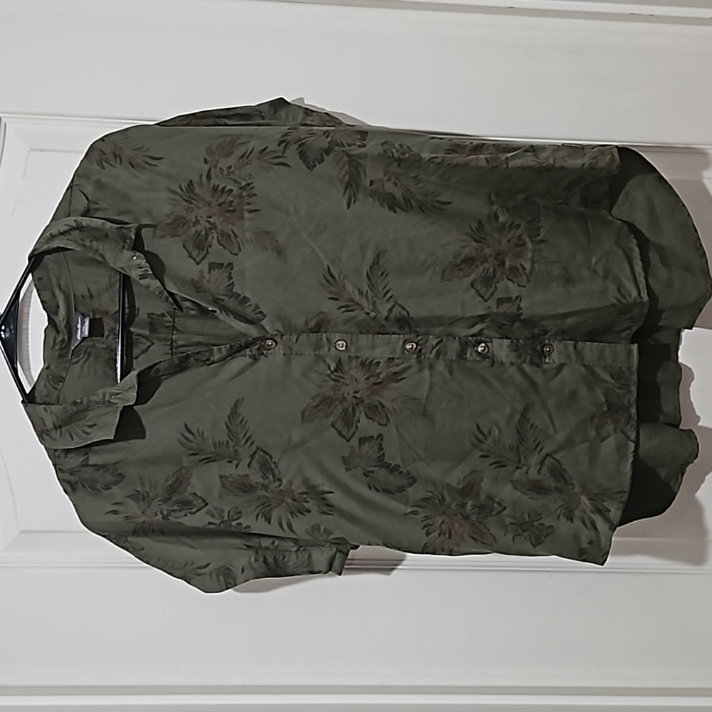 Large Eddie Bauer Blouse Button Up